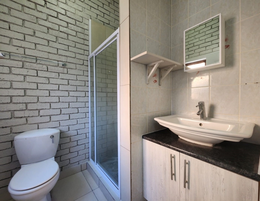 5 Bedroom Property for Sale in Loerie Park Western Cape